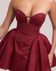 Strapless neckline with optional detachable neck band detail