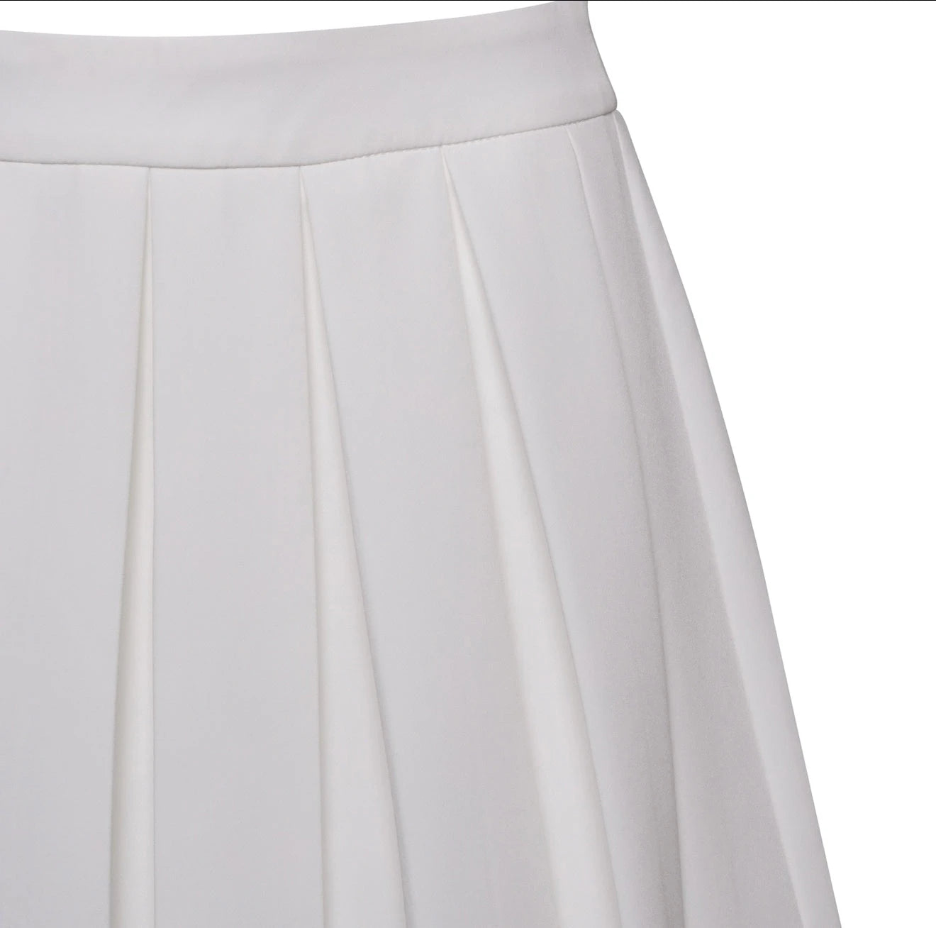 【maison de Dolce. 】 plume skirt/white Dolcezza Skirt - Stylish Mini Pleated Skirt For all Seasons – Fabslay